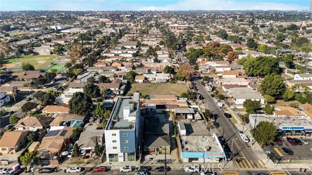 Detail Gallery Image 8 of 44 For 10807 Compton Ave, Los Angeles,  CA 90059 - 5 Beds | 3 Baths