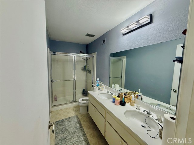 Detail Gallery Image 25 of 36 For 10068 Larwin Ave #2,  Chatsworth,  CA 91311 - 4 Beds | 3 Baths