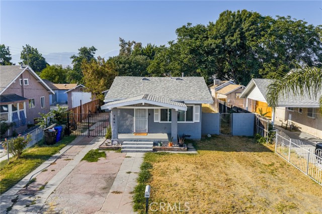 764 W Olive Street, San Bernardino CA: https://media.crmls.org/medias/6c55146f-b139-4056-9e86-04258beec698.jpg
