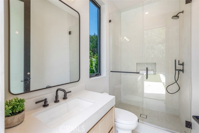 Detail Gallery Image 69 of 75 For 20441 Robert Pl, Woodland Hills,  CA 91364 - 5 Beds | 6/1 Baths