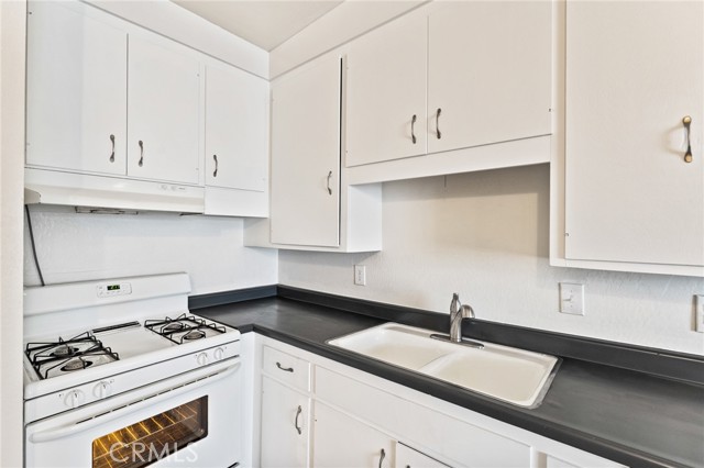 Detail Gallery Image 9 of 15 For 102 Avenida Pelayo #B,  San Clemente,  CA 92672 - 1 Beds | 1 Baths