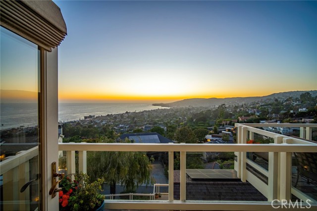 Detail Gallery Image 48 of 56 For 2108 Crestview Dr, Laguna Beach,  CA 92651 - 3 Beds | 2 Baths