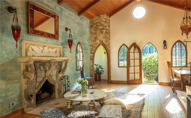 Detail Gallery Image 17 of 18 For 8978 Wonderland Ave, Los Angeles,  CA 90046 - 3 Beds | 2/1 Baths