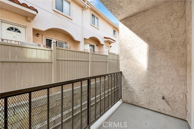 Detail Gallery Image 23 of 30 For 17303 Chatsworth St #4,  Granada Hills,  CA 91344 - 2 Beds | 1/1 Baths