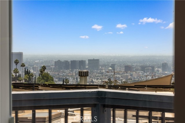 2838 Lambert Drive, Los Angeles CA: https://media.crmls.org/medias/6c5b811e-8eaa-44c8-b096-37ccf93dd26d.jpg