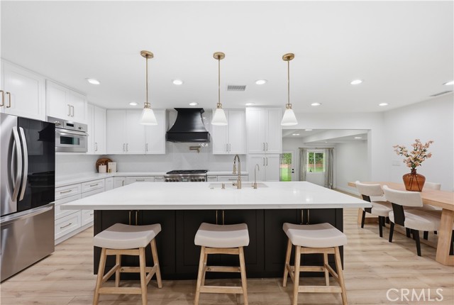 Detail Gallery Image 8 of 29 For 12811 Chaplet, North Tustin,  CA 92705 - 3 Beds | 2 Baths