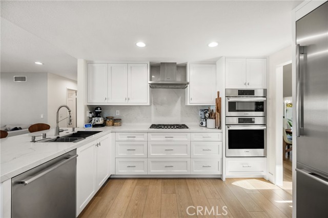 5 Bergamo, Irvine CA: https://media.crmls.org/medias/6c5ca22d-1cc6-4afb-8f53-39dd430a71d5.jpg