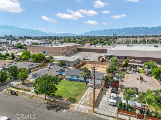 530 E 3rd Street, Rialto CA: https://media.crmls.org/medias/6c5cb975-fd29-4343-aa47-6ea780065a4d.jpg