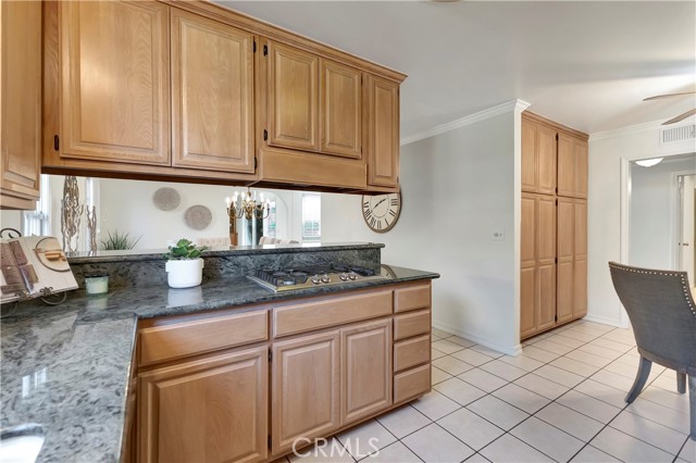 Detail Gallery Image 13 of 47 For 945 Lansing Ln, Costa Mesa,  CA 92626 - 4 Beds | 2 Baths
