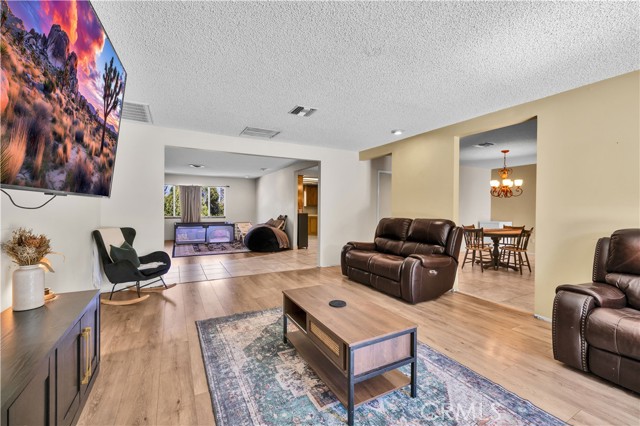 Detail Gallery Image 6 of 45 For 56527 El Dorado Dr, Yucca Valley,  CA 92284 - 4 Beds | 2/1 Baths