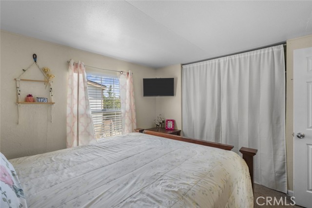 2017 Windharp Drive, Rosamond CA: https://media.crmls.org/medias/6c60738d-c642-4313-849a-373d81832504.jpg