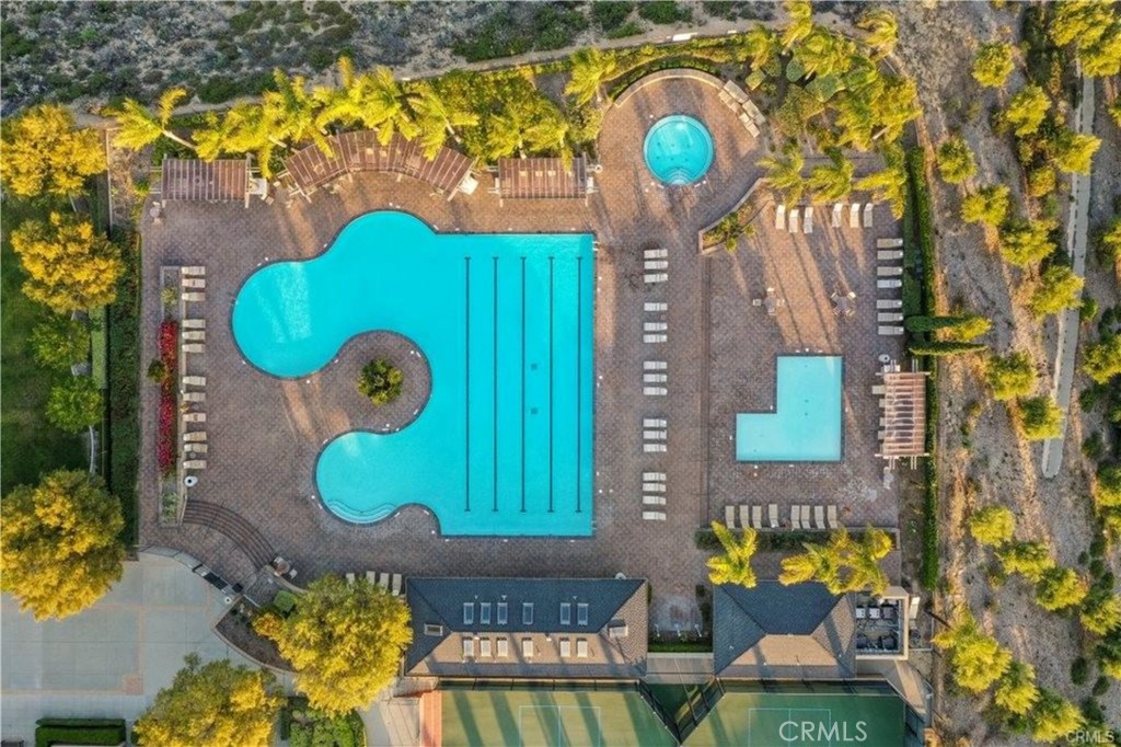 https://media.crmls.org/medias/6c60880b-a3d3-4503-8426-cae8570578a5.jpg?preset=X-Large