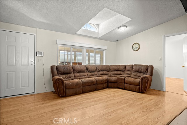 Detail Gallery Image 9 of 42 For 3050 W W Ball #11,  Anaheim,  CA 92804 - 3 Beds | 2 Baths