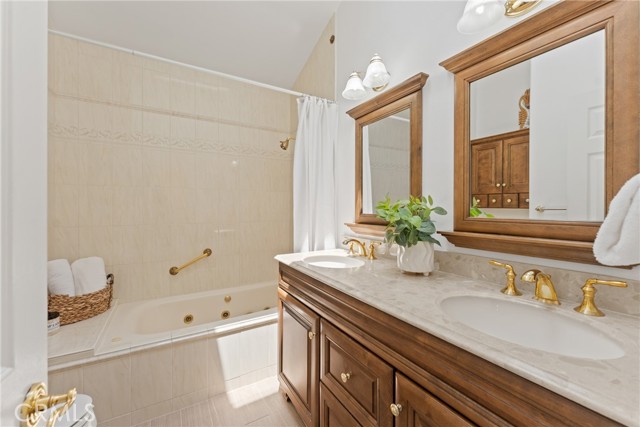 308 Avenida Adobe, San Clemente CA: https://media.crmls.org/medias/6c614efd-72a5-44be-971b-701fd2d875a8.jpg