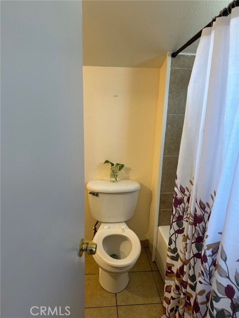 Detail Gallery Image 6 of 12 For 111 Warren, Bakersfield,  CA 93308 - 2 Beds | 1 Baths