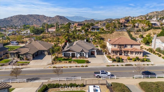 Detail Gallery Image 7 of 72 For 229 Oldenburg Ln, Norco,  CA 92860 - 4 Beds | 3 Baths