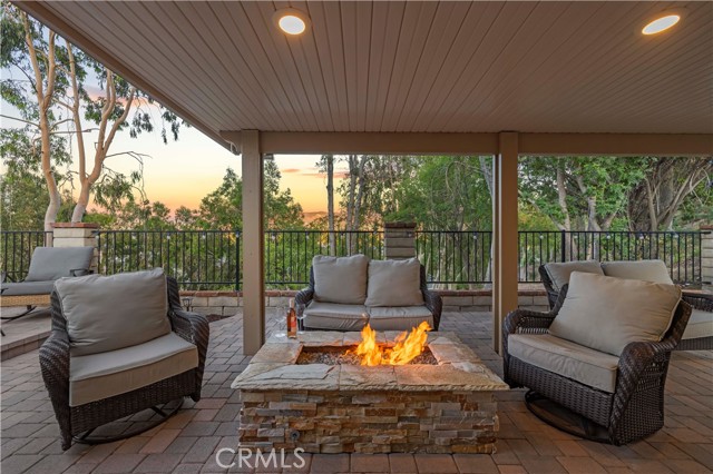 21742 Grovepark Drive, Saugus CA: https://media.crmls.org/medias/6c64a841-7a20-4516-9d3f-d1fe0a9304ca.jpg