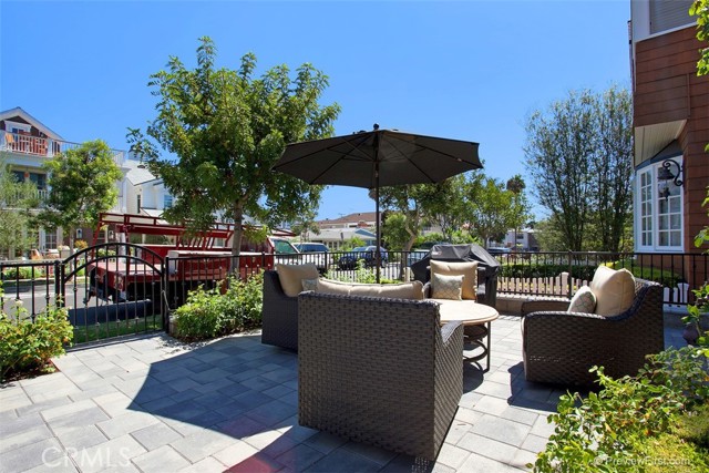 Detail Gallery Image 23 of 25 For 441 Carnation Ave, Corona Del Mar,  CA 92625 - 3 Beds | 2/1 Baths