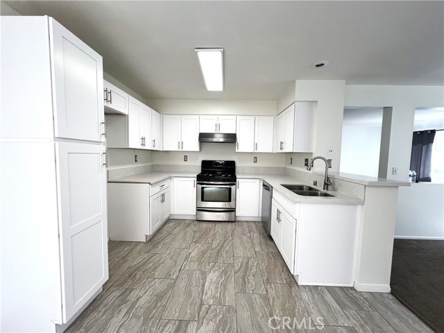 Detail Gallery Image 5 of 43 For 934 Primrose Ln, Corona,  CA 92878 - 4 Beds | 2/1 Baths