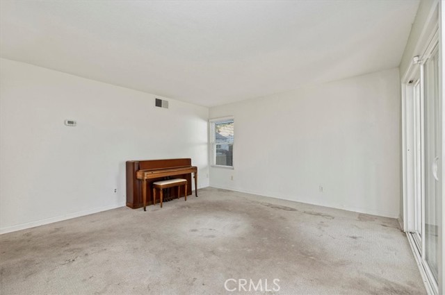 Detail Gallery Image 17 of 38 For 26045 Pinzon Ct, Moreno Valley,  CA 92555 - 4 Beds | 2/1 Baths