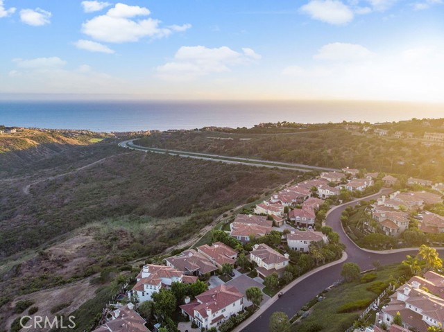 5 Sea View Lane, Newport Coast CA: https://media.crmls.org/medias/6c65eda5-2260-4092-acef-9131aa5be5c7.jpg