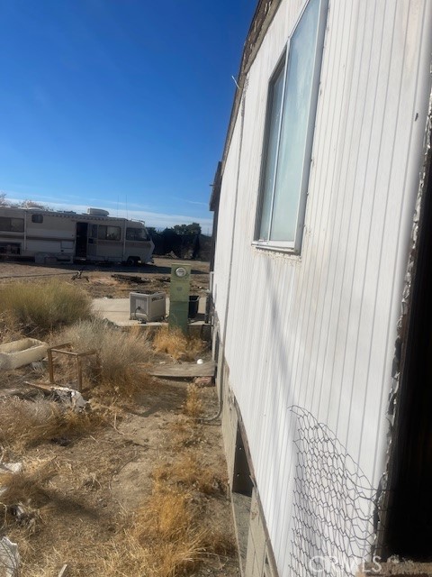 1925 62nd St W., Rosamond CA: https://media.crmls.org/medias/6c6660ec-42e1-424e-a3c5-41db28036358.jpg