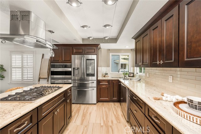 8115 Surfline Drive, Huntington Beach CA: https://media.crmls.org/medias/6c66e571-e75b-4dbb-ac74-fa101f09e939.jpg