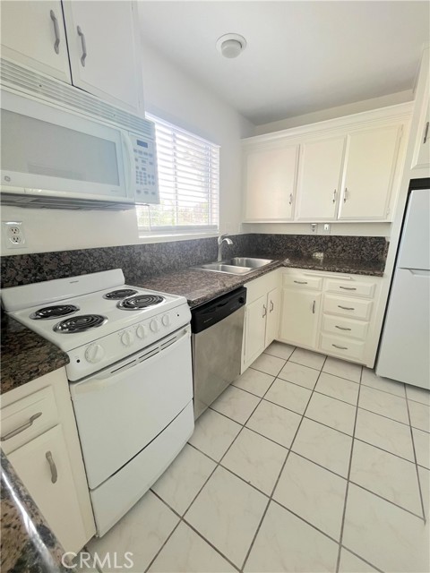 Detail Gallery Image 2 of 34 For 931 W 19th St #35,  Costa Mesa,  CA 92627 - 1 Beds | 1 Baths