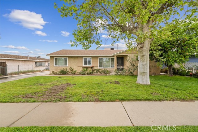 9614 Cypress Avenue, Fontana CA: https://media.crmls.org/medias/6c6716c0-68d9-4e76-a307-bb31f7e774f4.jpg