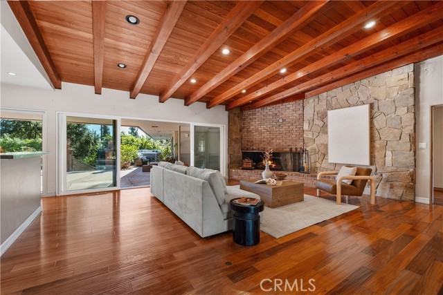 Detail Gallery Image 17 of 48 For 2120 Yucca, Fullerton,  CA 92835 - 4 Beds | 4 Baths