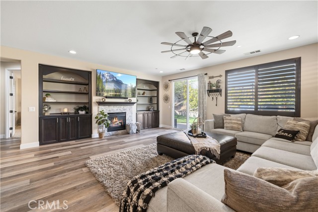 Detail Gallery Image 18 of 43 For 24903 Shadow Ridge Ct, Valencia,  CA 91354 - 4 Beds | 3/1 Baths