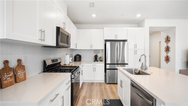 3610 E Pollock Street, Ontario CA: https://media.crmls.org/medias/6c692a4a-6a07-4045-8fca-19dff99b8012.jpg