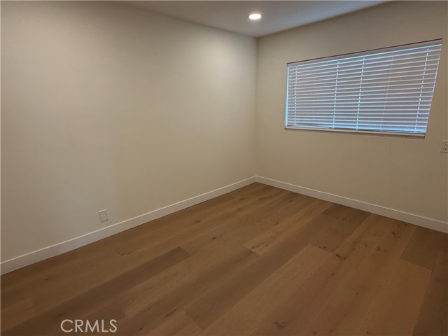 Detail Gallery Image 23 of 30 For 19216 Calvert St, Tarzana,  CA 91335 - 4 Beds | 3 Baths