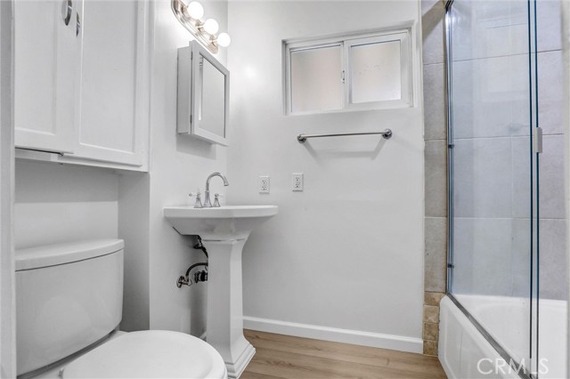 Detail Gallery Image 15 of 22 For 5657 Donna Ave, Tarzana,  CA 91356 - 2 Beds | 1 Baths
