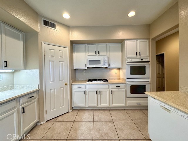 Detail Gallery Image 16 of 60 For 33253 Morning View Dr., Temecula,  CA 92592 - 7 Beds | 3/1 Baths