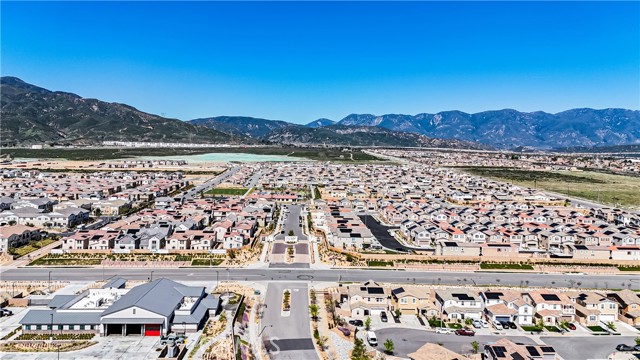 Detail Gallery Image 39 of 45 For 16651 Snowdrop #1,  Fontana,  CA 92336 - 3 Beds | 2 Baths