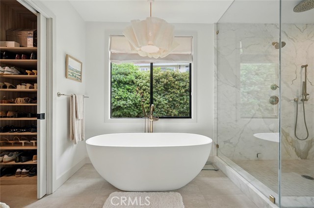 6360 E Vera Crest Drive, Long Beach CA: https://media.crmls.org/medias/6c6c6b83-841e-4e33-9365-2c320006b0e3.jpg