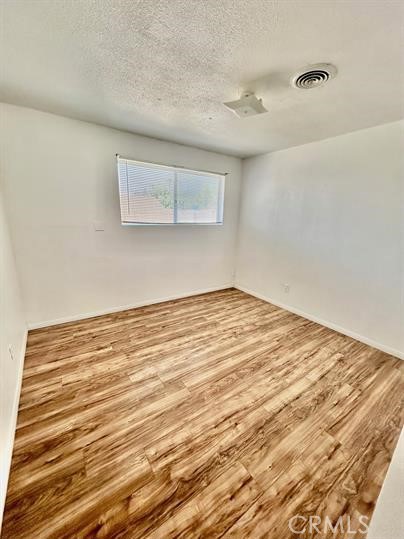 https://media.crmls.org/medias/6c6cae5b-1719-4a52-b461-691a65d71eda.jpg?preset=X-Large