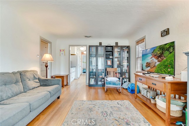 Image 9 of 26 For 238 Wabash Avenue