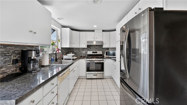 Detail Gallery Image 34 of 53 For 11062 Bixler Circle, Garden Grove,  CA 92840 - 5 Beds | 2/1 Baths