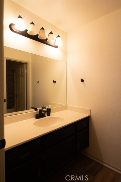 15303 Lakebreeze Lane, Lake Elsinore CA: https://media.crmls.org/medias/6c6e2c13-aa7c-42d6-878a-ba9882b51a09.jpg