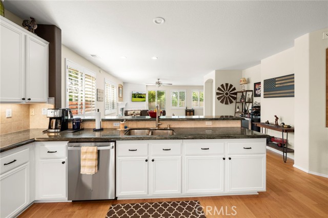 32392 Giverny Court, Winchester CA: https://media.crmls.org/medias/6c6e6959-3012-4e3f-acf0-1d07193c8cfb.jpg