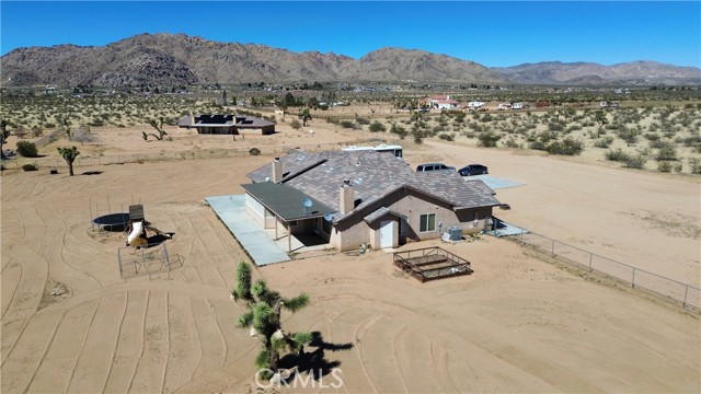Detail Gallery Image 3 of 30 For 15454 Mustang Ave, Apple Valley,  CA 92307 - 4 Beds | 3 Baths