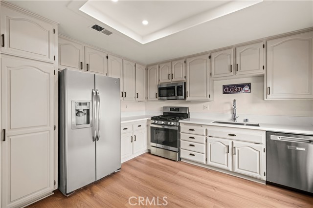 16606 Shinedale Drive, Canyon Country CA: https://media.crmls.org/medias/6c6ecac6-e418-4297-8062-d0b35d9c9a8c.jpg