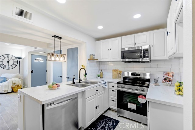 Detail Gallery Image 5 of 15 For 2265 Bradford Ave #516,  Highland,  CA 92346 - 2 Beds | 1 Baths