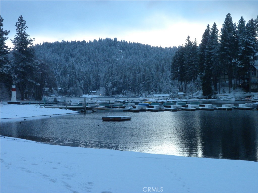 https://media.crmls.org/medias/6c6f5834-ef0f-438c-bb84-7e9f46412d01.jpg?preset=X-Large