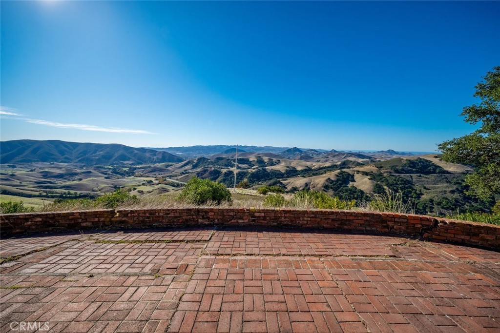 https://media.crmls.org/medias/6c6fa478-fae0-4ac1-9e60-3308c6d7b3cb.jpg?preset=X-Large