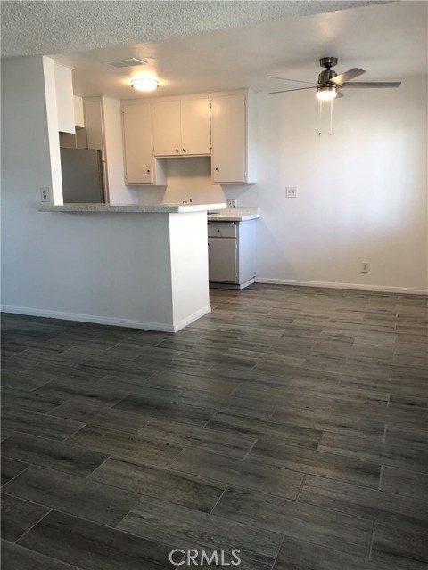 Detail Gallery Image 5 of 14 For 409 California St #1,  Huntington Beach,  CA 92648 - 1 Beds | 1 Baths