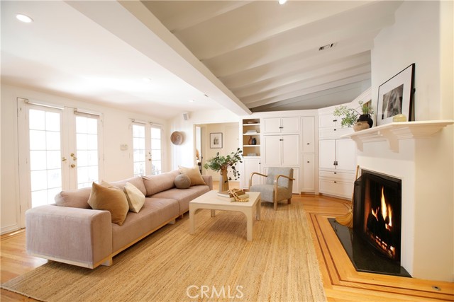 Detail Gallery Image 17 of 35 For 1624 Santa Barbara Ave, Glendale,  CA 91208 - 4 Beds | 3 Baths