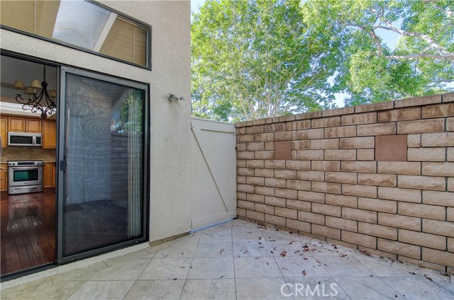 8566 Fallbrook Circle, Huntington Beach CA: https://media.crmls.org/medias/6c703ef1-b099-4f7b-8b61-1000f97fab3d.jpg